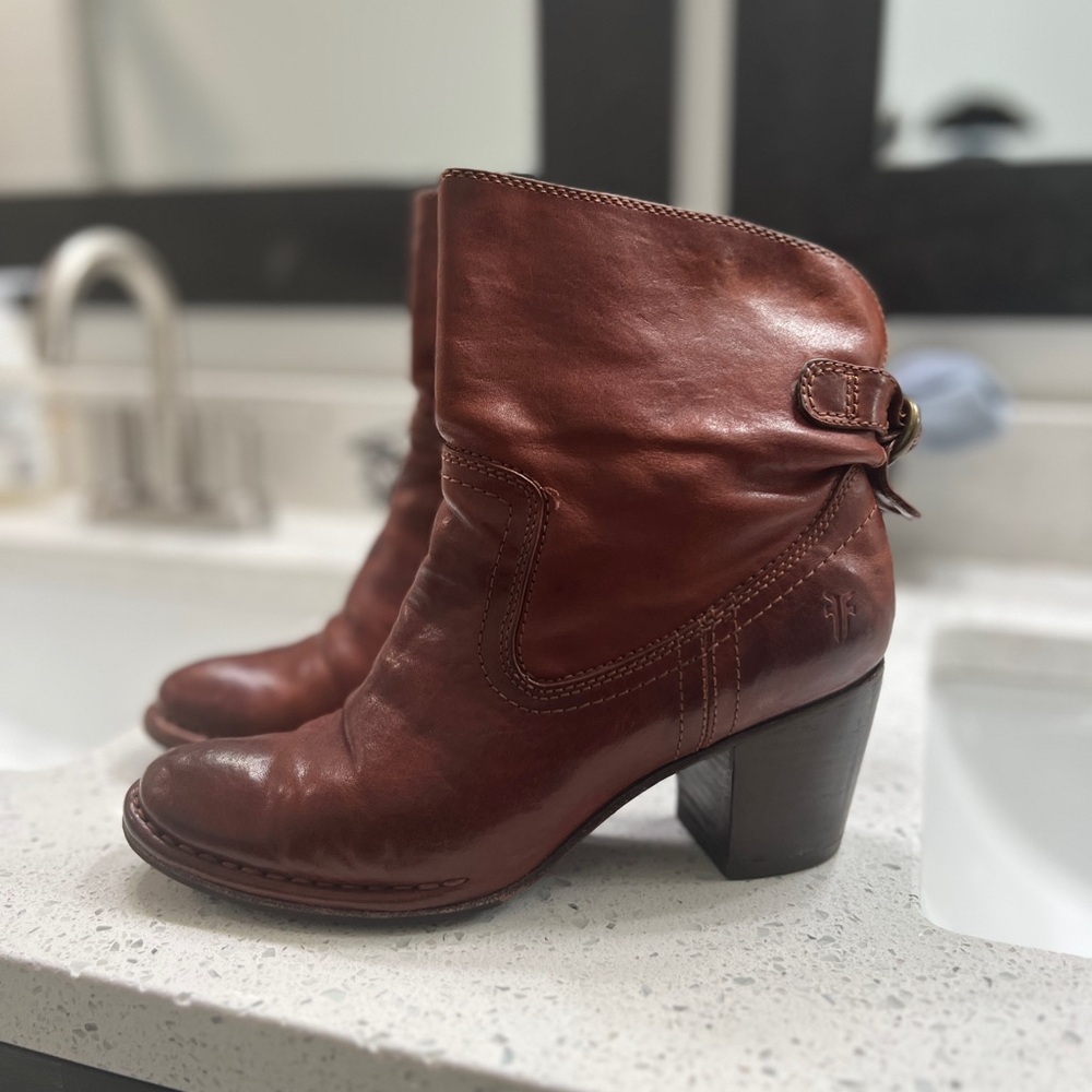 Frye Women's Chestnut Leather Heeled Boots